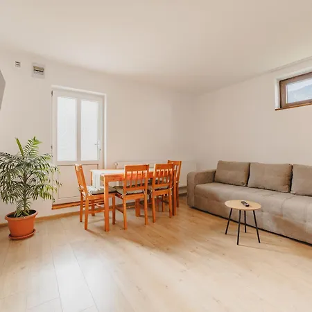 Apartment Behome Tranzit *
