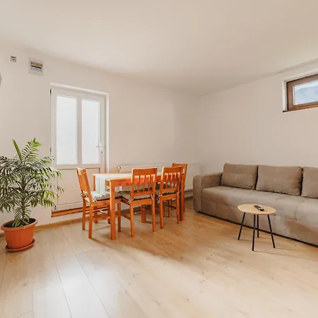 Apartment Behome Tranzit Zarnesti
